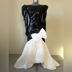Sequin Dress with white Bow train vintage and extremely Rare!